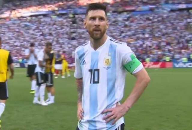  布莱顿新星弗格森梅开二度，入选月最佳阵容  